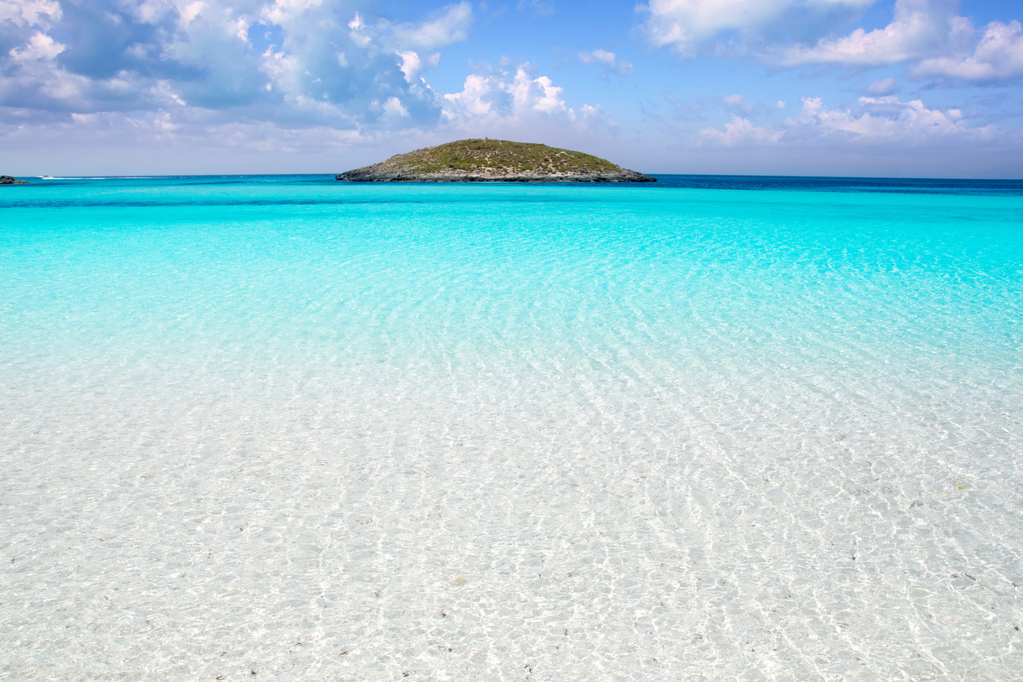 Formentera-beach-illetas-white-sand-turquoise-water-497862162_3869x2579 (1)