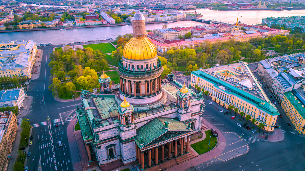Entdecke Sankt Petersburg (Russland) 1 Woche im Top Hotel mit Frühstück schon für 177€ inklusive Hin und Rückflug