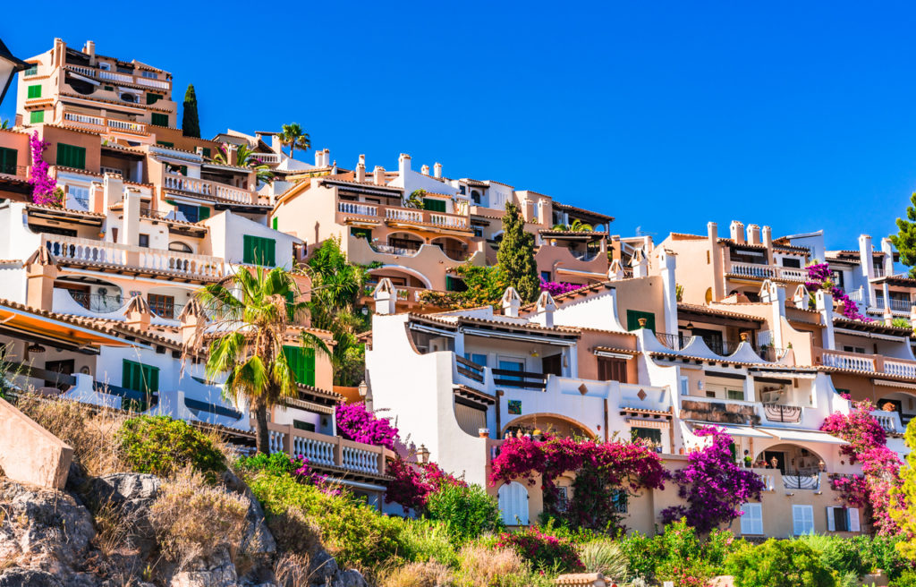 Ausblick auf die Häuser von Cala Fornells, Mallorca