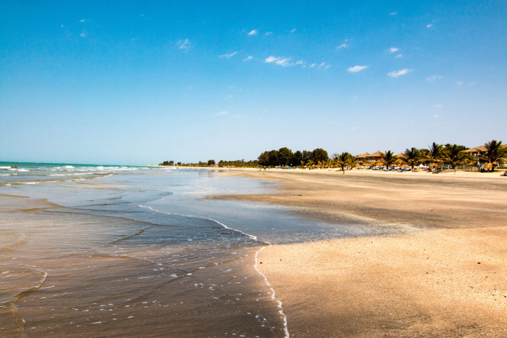 Strand an der gambianischen Atlantikküste