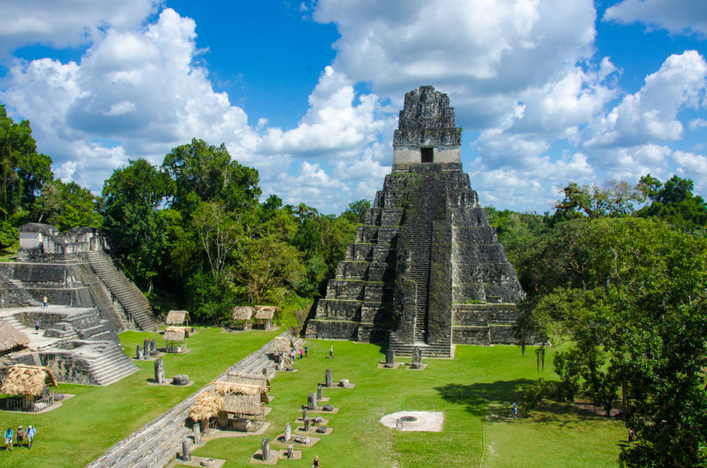 Tikal Ruinen und Pyramiden in Gutemala