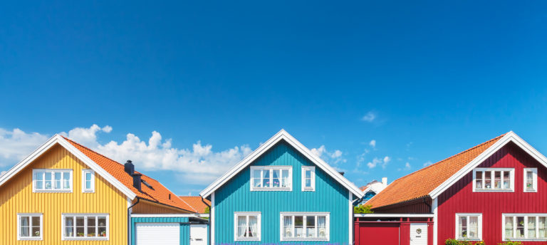 Bunte typisch schwedische Häuser