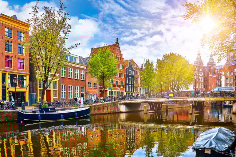 Amsterdam Hostel: Stylische 3* Unterkunft ab 33€ p.P.