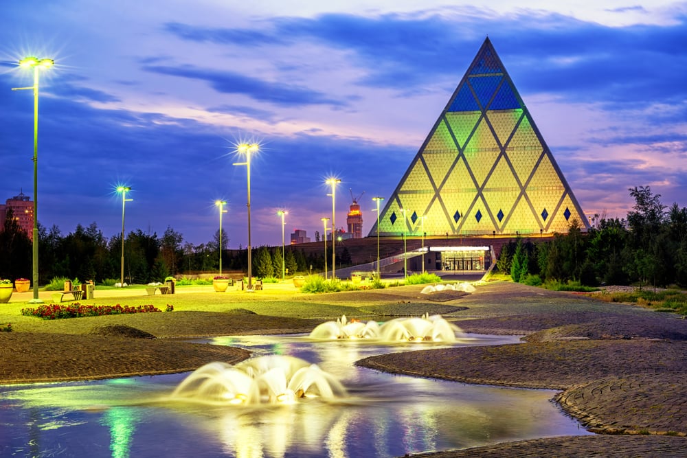 Pyramide des Friedens und der Eintracht in Nursultan