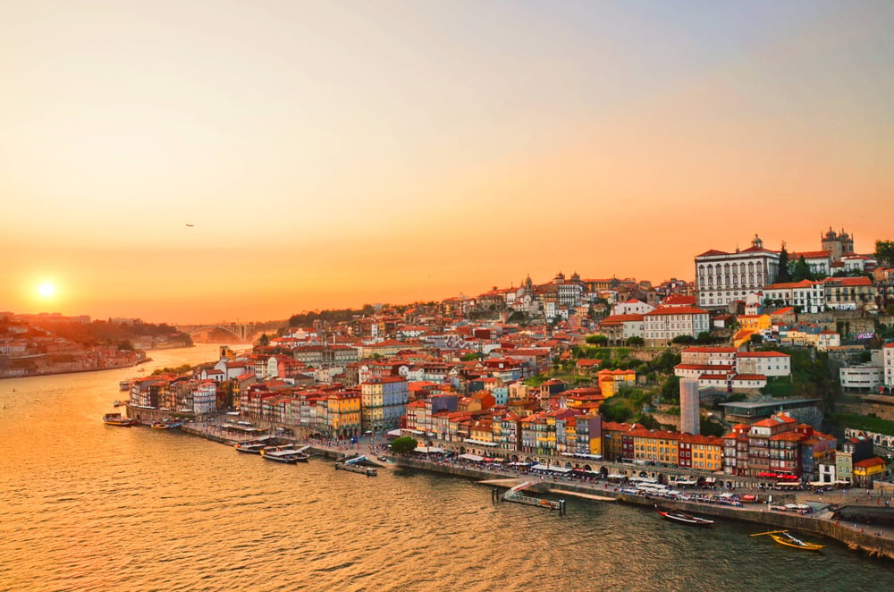 Sonnenuntergang in Porto, Portugal