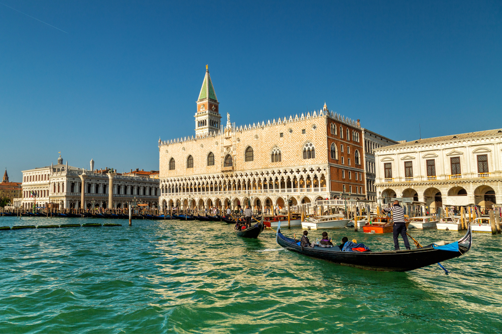 Blick auf den Dogenpalast in Venedig
