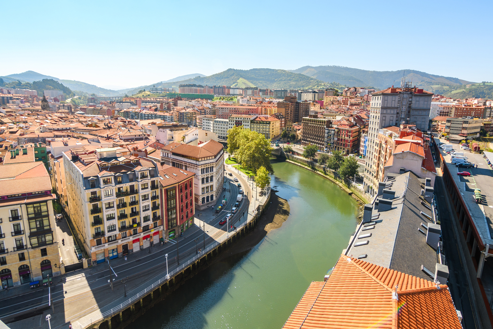 Panoramablick auf die Altstadt von Bilbao