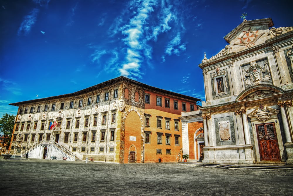 Imposante Architektur am Piazza dei Cavalieri, Pisa