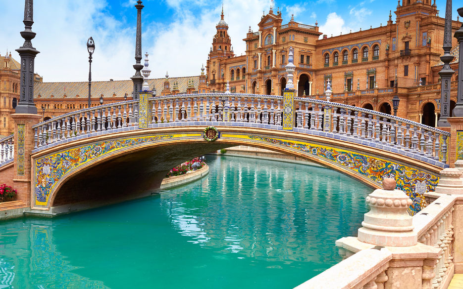 Der wunderschöne Plaza de España in Sevilla