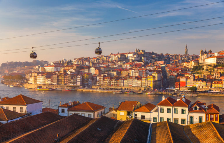 Porto - Seilbahn über dem Fluss Douro