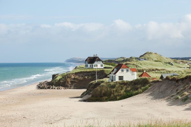 Strandhäuser am Meer in Dänemark