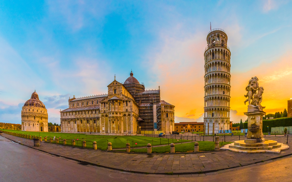 Der schiefe Turm von Pisa - Top Italien Sehenswürdigkeit