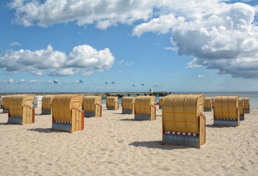 Strandkörbe am Strand von Dahme, Schleswig-Holstein