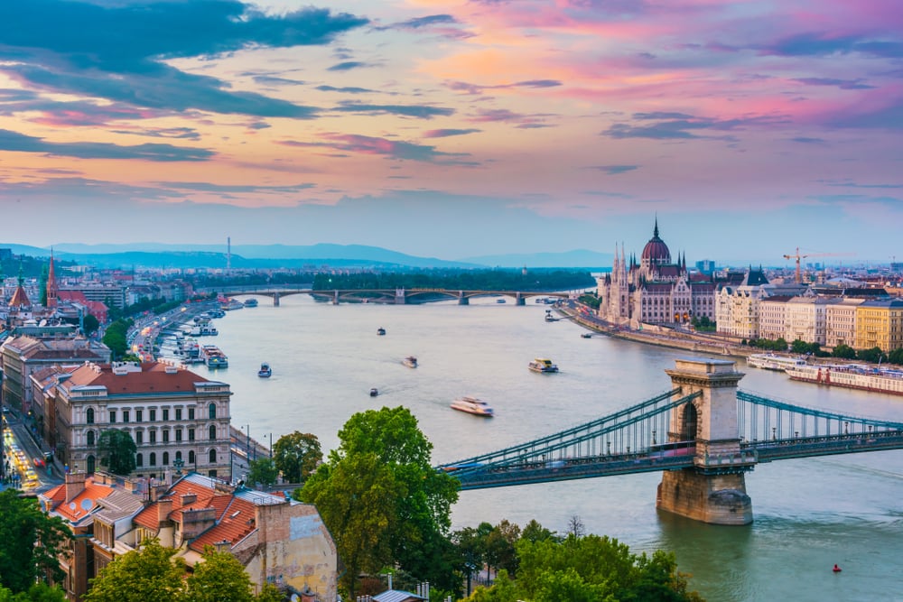 Ausblick auf die Kettenbrücke in Budapest