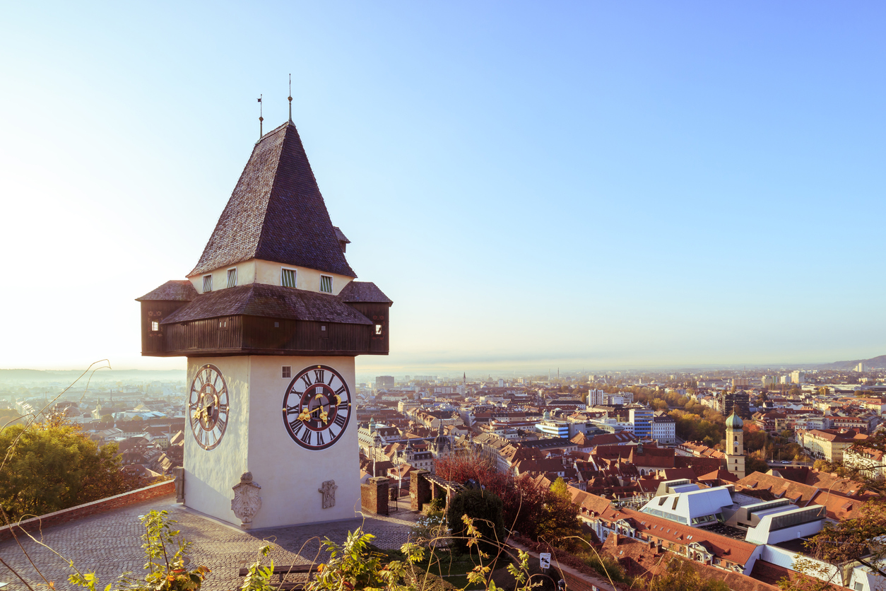 Der historische Uhrturm von Graz