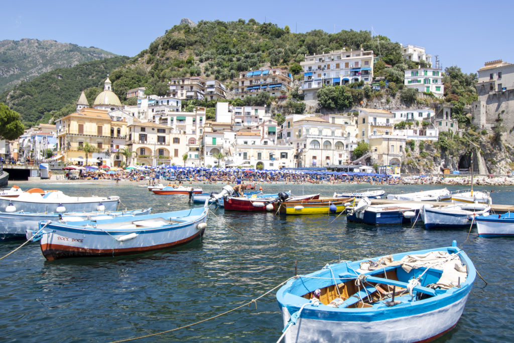 Die historische Stadt Cetara an der Amalfi Küste, Kampanien
