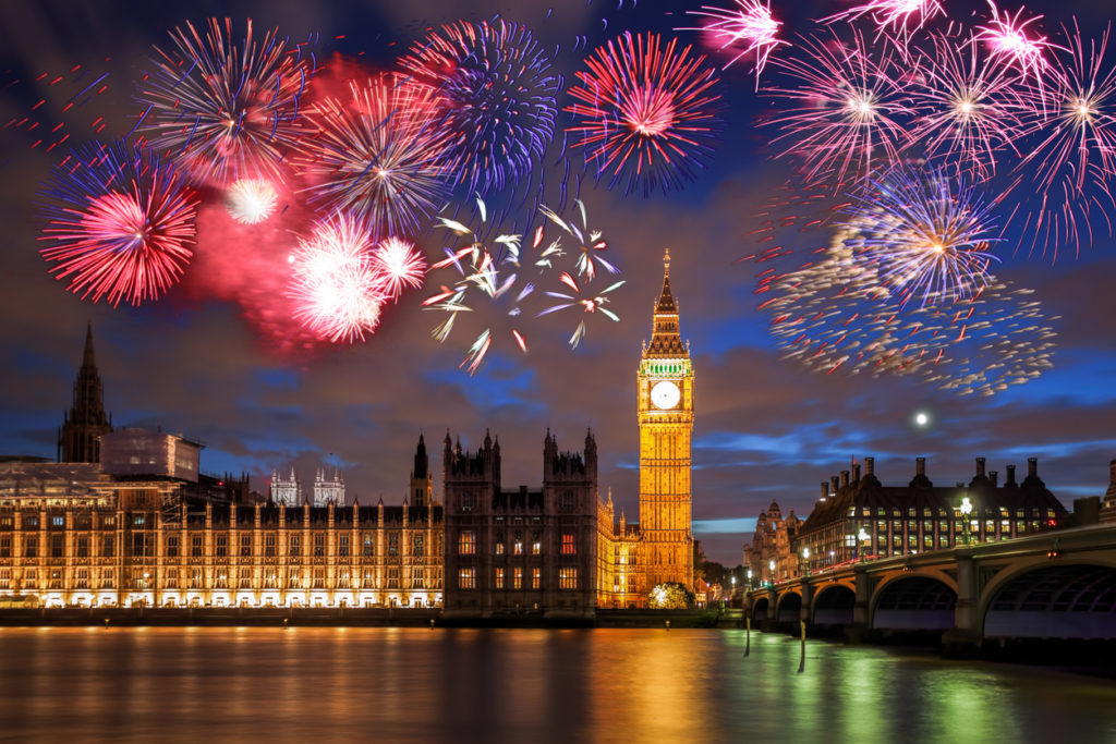 Feuerwerk über dem Big Ben in London