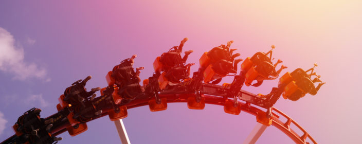 Freizeitpark mit Achterbahn