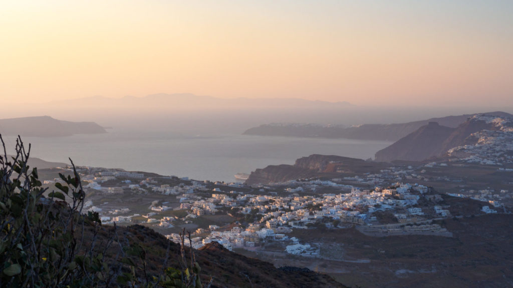 Ausblick vom Profitis Ilias - Santorinis höchster Bereg