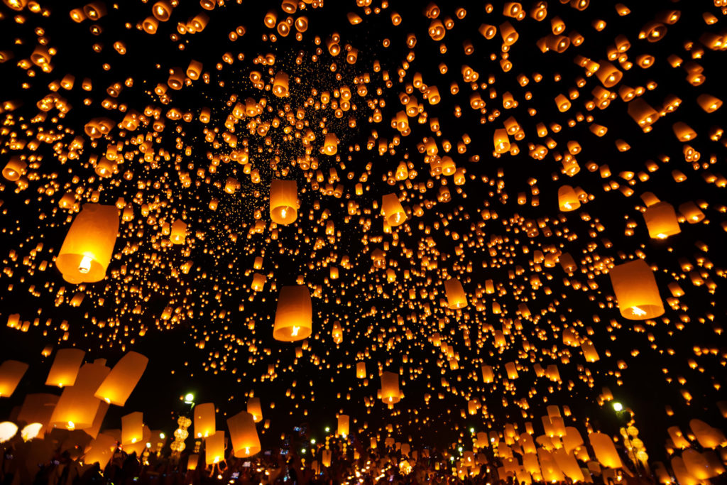Tausende Laternen beim Yee Peng Festival, Chiang Mai