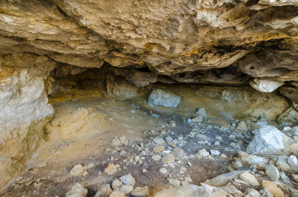 Die Aspri Petra Höhle auf Kos