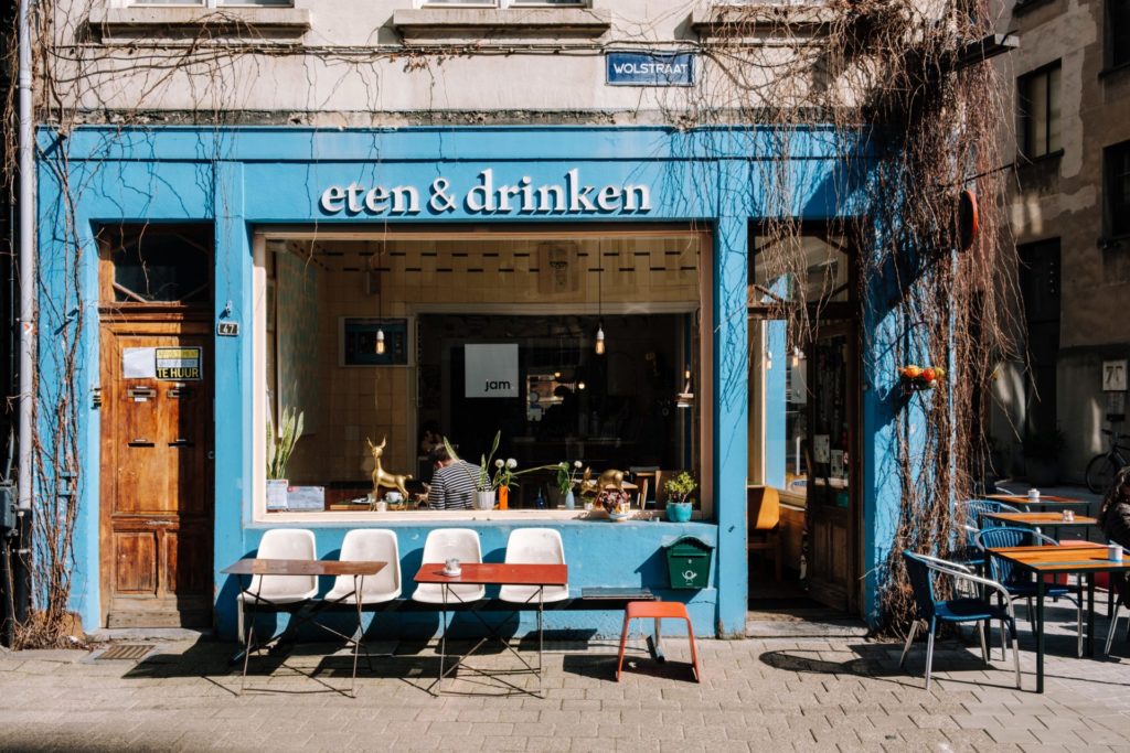 Ein hippes Café in Antwerpen, Belgien