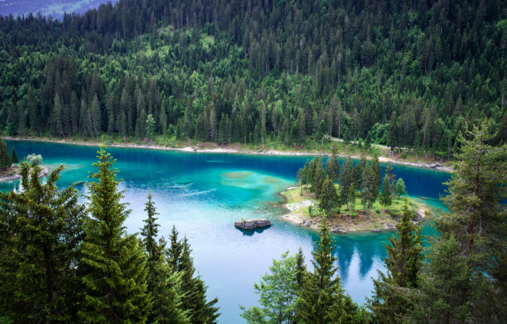Der Caumasee in der Schweiz
