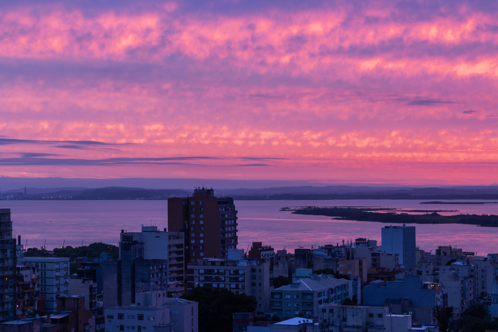 Sonnenuntergang in Porto Alegre, Brasilien