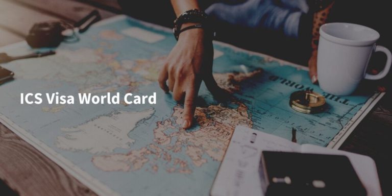ICS Visa World Card Schriftzug vor Bild mit Weltkarte und Hand, die auf einen Punkt auf der Karte deutet