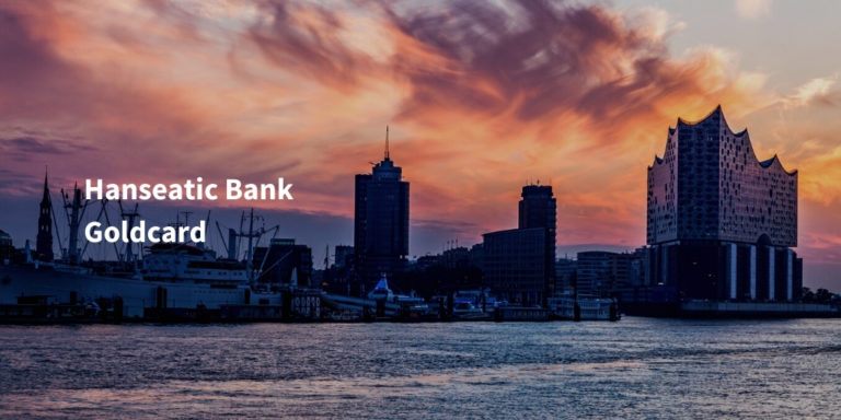 Hanseatic Bank Goldcard Infoseite Schriftzug auf Bild vor Hamburg Elbphilharmonie bei Sonnenuntergang