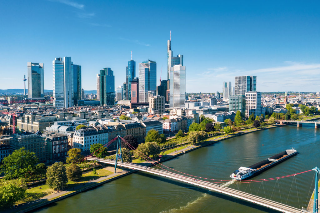 Blick auf den Fluss in Frankfurt am Main