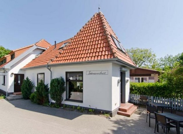 Gästehaus & Restaurant Seemanshus, Hiddensee
