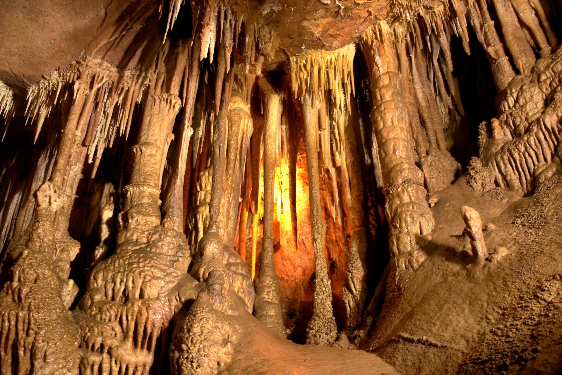 Höhle, Stalagmiten & Stalaktiten