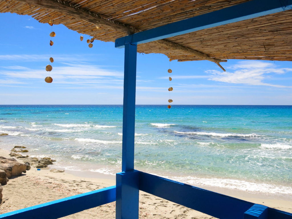 Spanien, Formentera, Strandbar am Playa de Migjorn