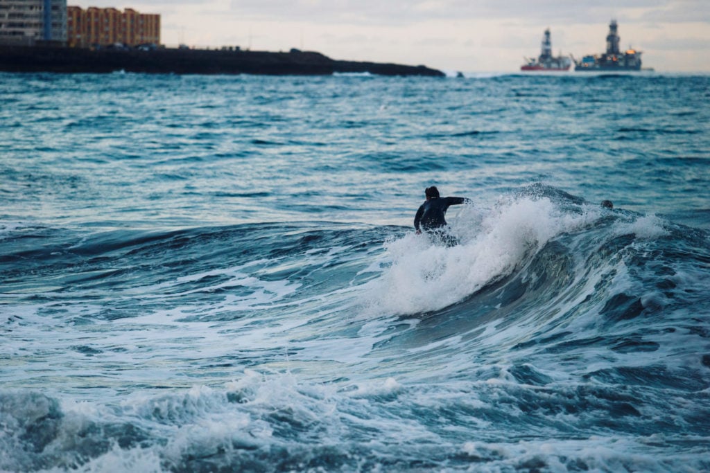 Spanien, Gran Canaria, Playa del Hombre, Surfen