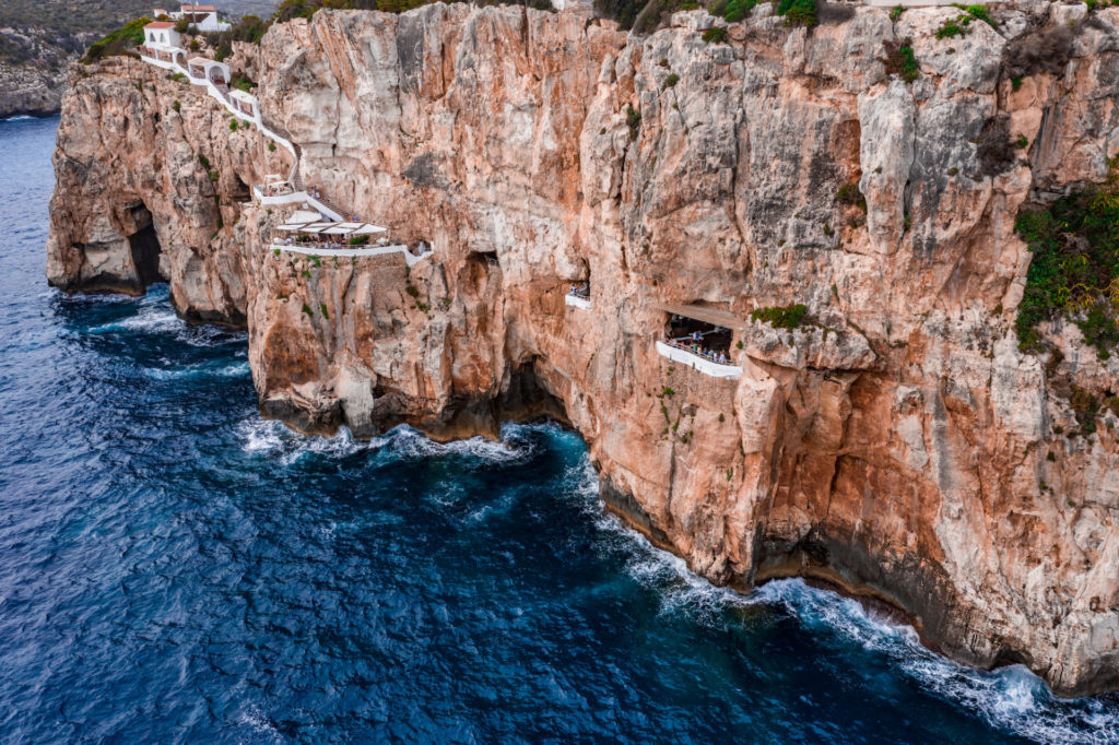 Spanien, Menorca, Höhlenbar Cova d’en Xoroi