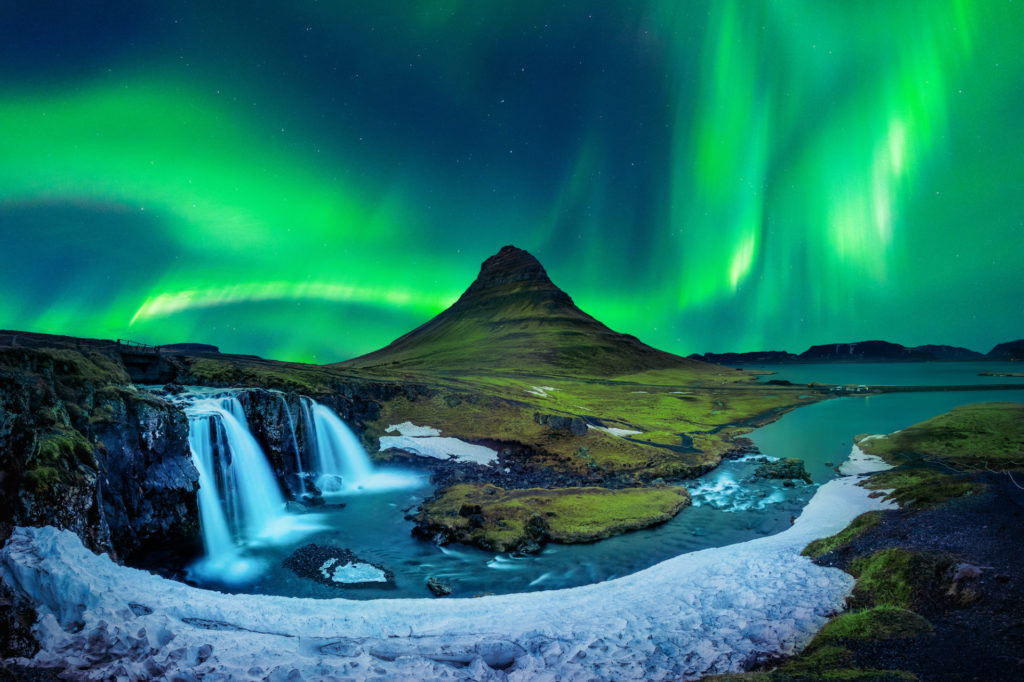 Island, Polarlichter am Berg Kirkjufell