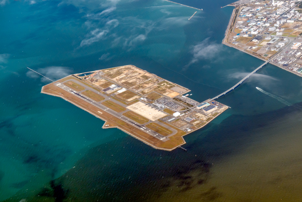 Kansai International Airport auf einer künstlich angelegten Insel