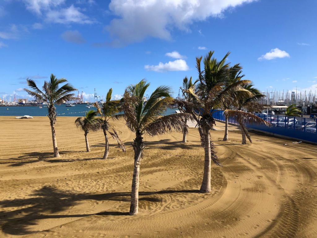Playa Alcaravaneras in Las Palmas de Gran Canaria, Kanaren