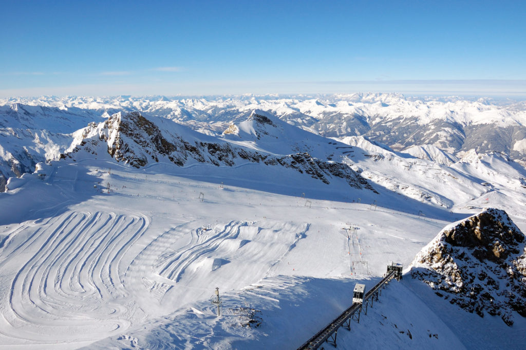 Schweiz, Geltscherskifahren am Glacier 3000