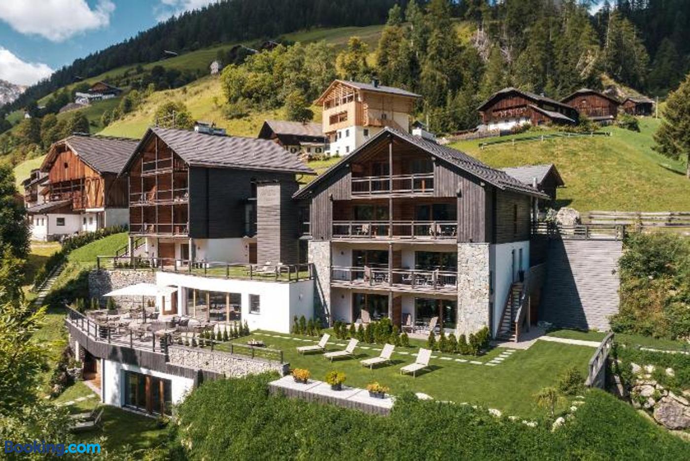 Les Dolomites Mountain Lodges