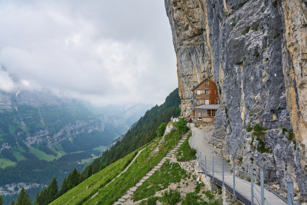 Schweiz, Seealpsee, Berggasthaus Aescher-Wildkirchli
