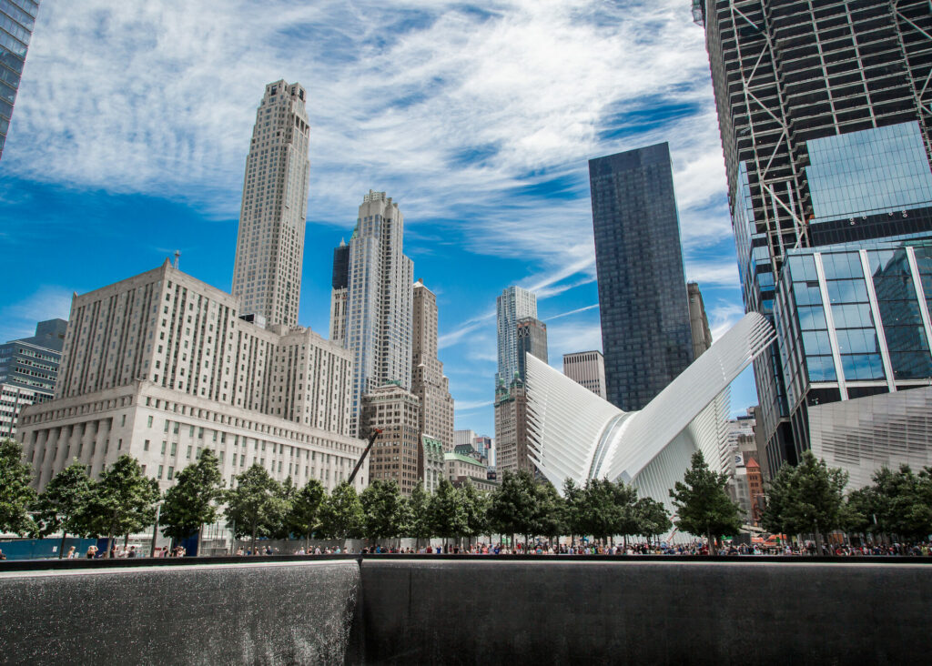 USA, New York, Freedom Plaza am The National September 11 Memorial Museum