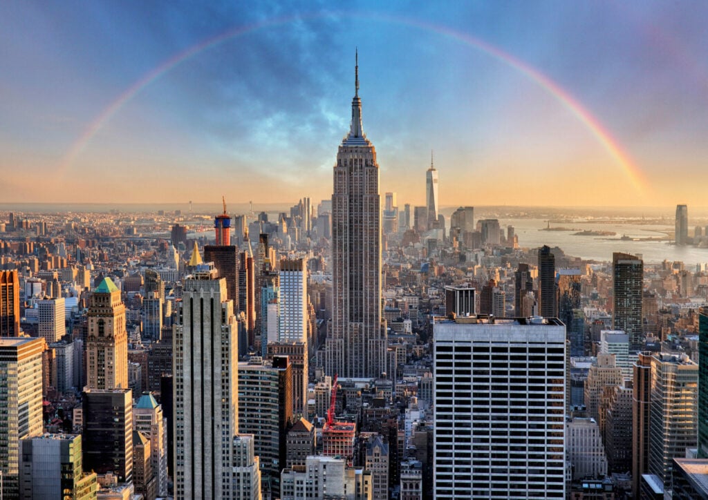 USA, New York, Regenbogen über dem Empire State Building