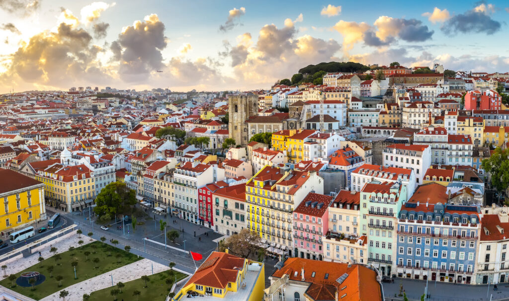 Portugal, Lissabon, Bunte Häuserfassaden