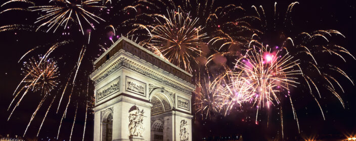 Arc,De,Triomphe,(paris,,France),With,Fireworks,During,New,Year