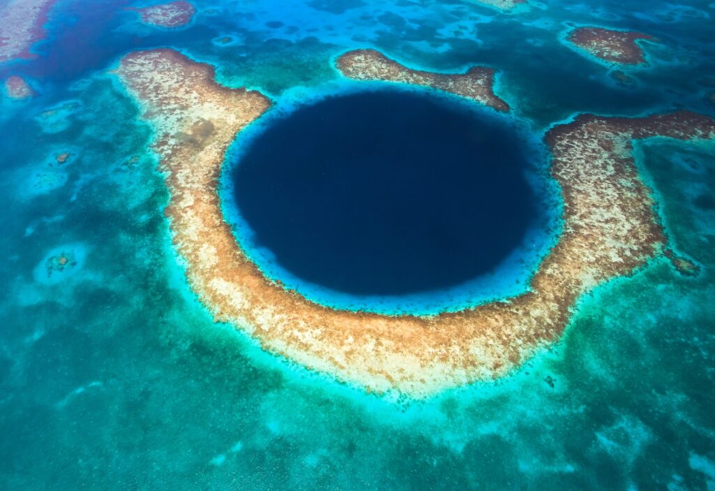 Belize, Naturphänomen The Great Blue Hole