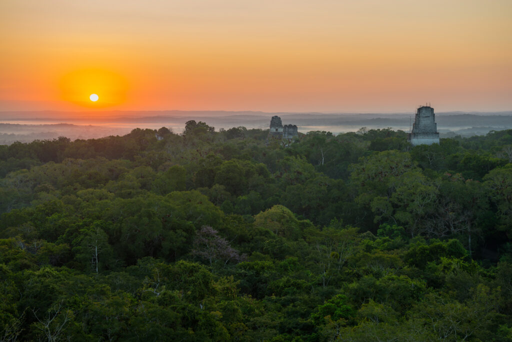 Guatemala, Sonnenaufgang über Tikal