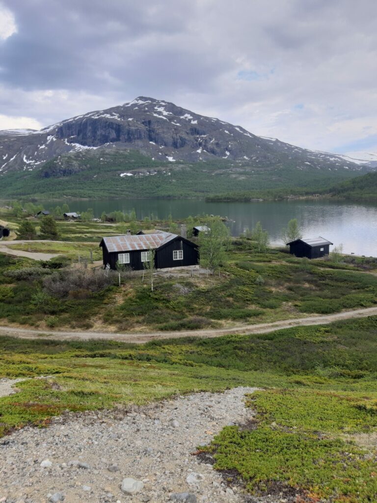 Norwegen, Hütten am See Øvre Sjodalsvatnet