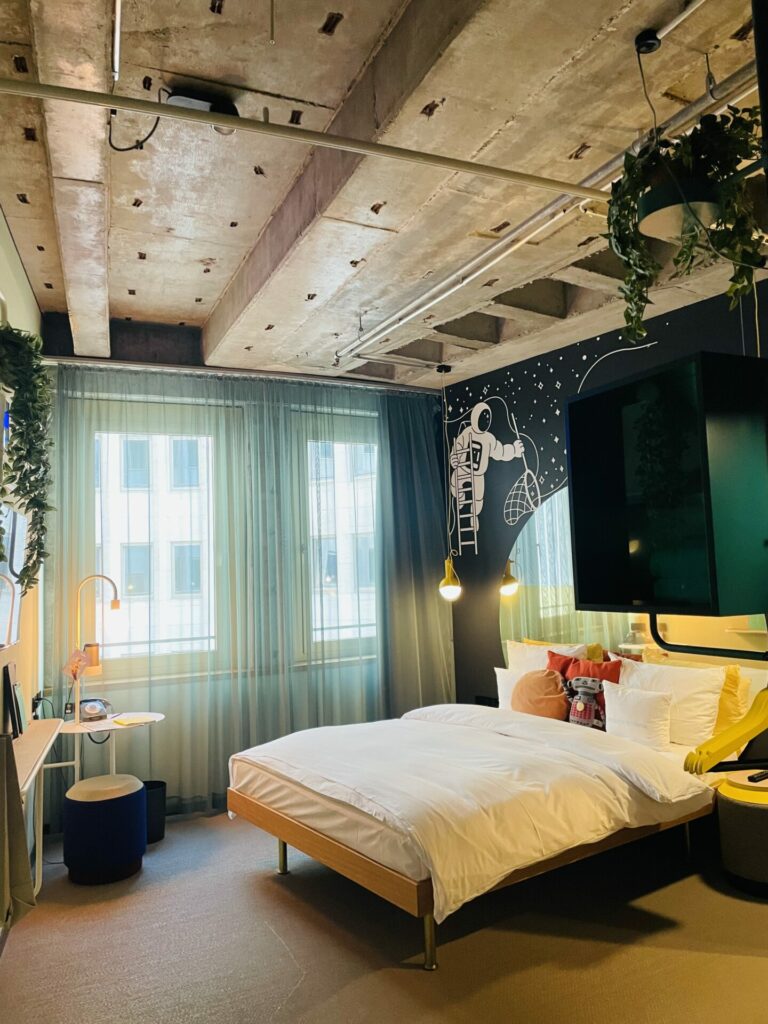 Zimmer im 25hours Hotel Koeln The Circle